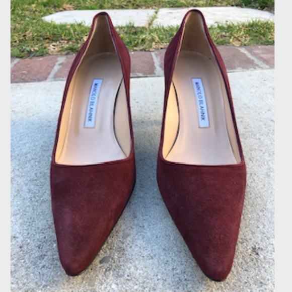 Manolo Blahnik Shoes - Manolo Blahnik Women's Pointed Toe Classic Heels